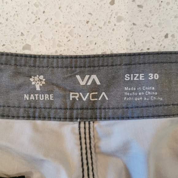 RVCA Swim Trunks, Size 30 - Picture 5 of 5